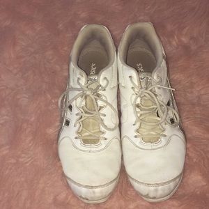 Cheer shoes